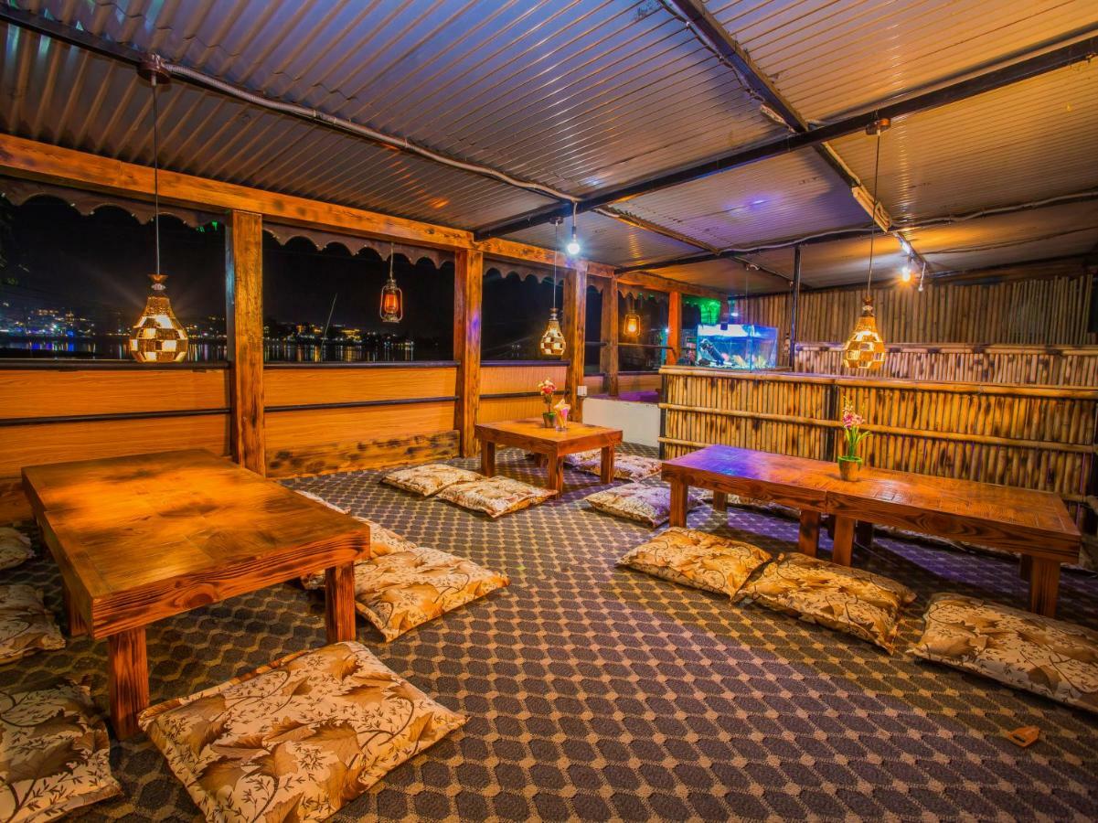 Hotel Fewa Corner & Restro Покхара Экстерьер фото